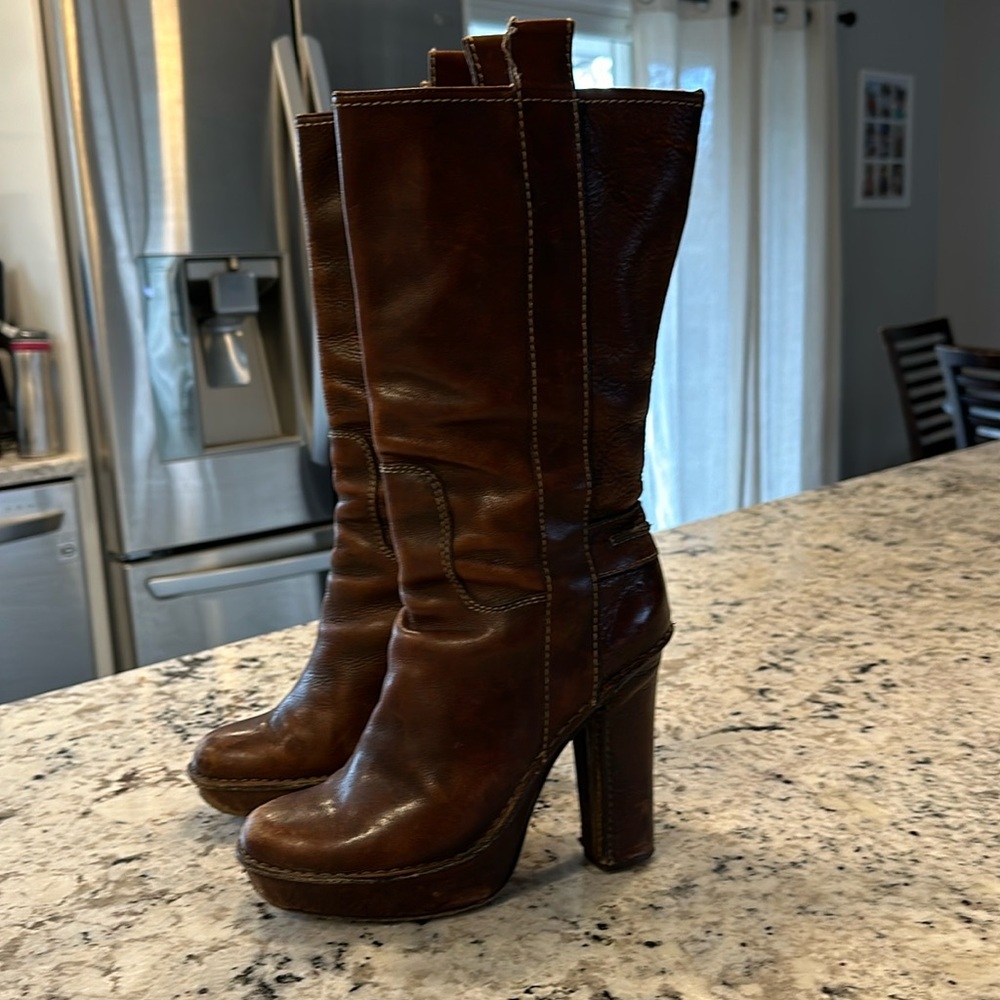 Frye Victoria mid distressed boots size 8.5